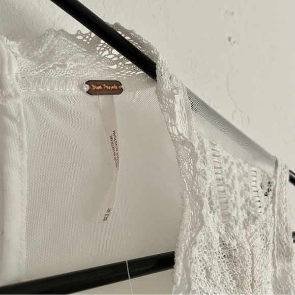 Free People- Tea Party sheer lace crop tank top in Ivory- medium - Picture 11 of 12